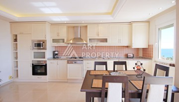 Просторный пентхаус 4+1 с панорамным видом на Средиземное море в Махмутларе - Ракурс 6