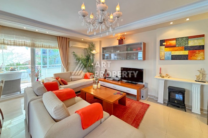 Просторная квартира 2+1 в ухоженном комплексе у моря в районе Махмутлар - Ракурс 3