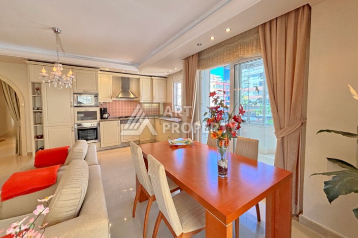 Просторная квартира 2+1 в ухоженном комплексе у моря в районе Махмутлар - Ракурс 4