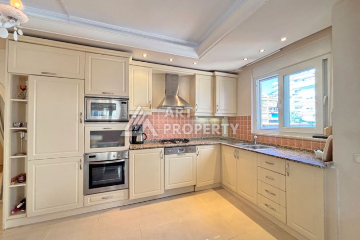 Просторная квартира 2+1 в ухоженном комплексе у моря в районе Махмутлар - Ракурс 5