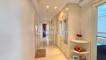 Просторная квартира 2+1 в ухоженном комплексе у моря в районе Махмутлар - Ракурс 8