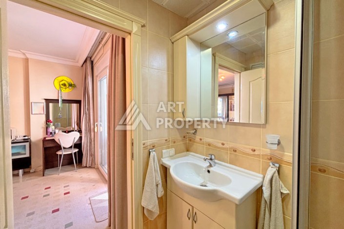 Просторная квартира 2+1 в ухоженном комплексе у моря в районе Махмутлар - Ракурс 27