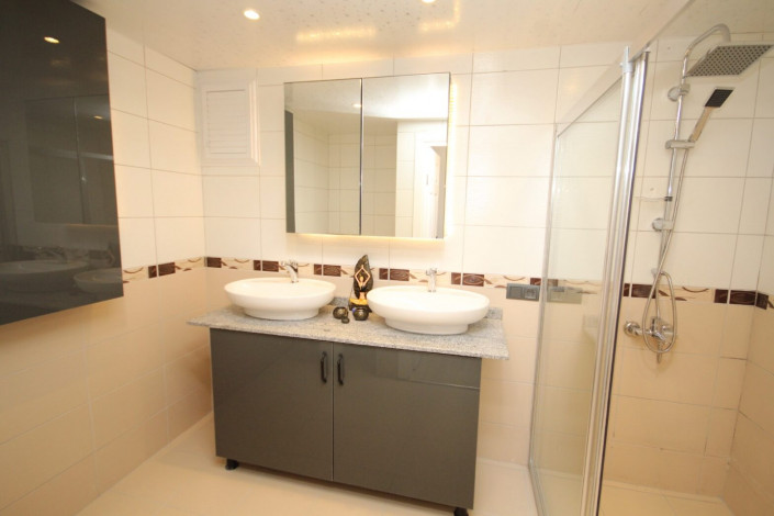 Крупнометражная квартира 2+1 в Тосмуре в 250 м от моря, 130 м2 - Ракурс 27