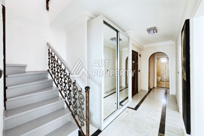 Пентхаус 3+1 на первой линии в Махмутларе, 250 кв.м. - Ракурс 25