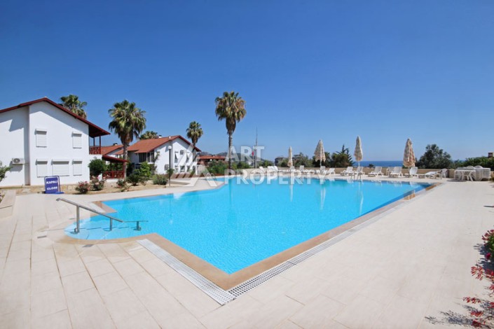 Просторная вилла 4+1 в Демирташе, в 500 метрах от моря - Ракурс 0