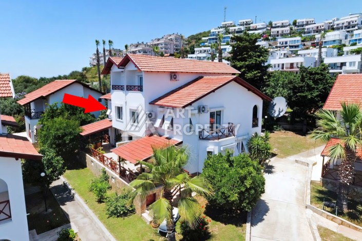 Просторная вилла 4+1 в Демирташе, в 500 метрах от моря - Ракурс 1