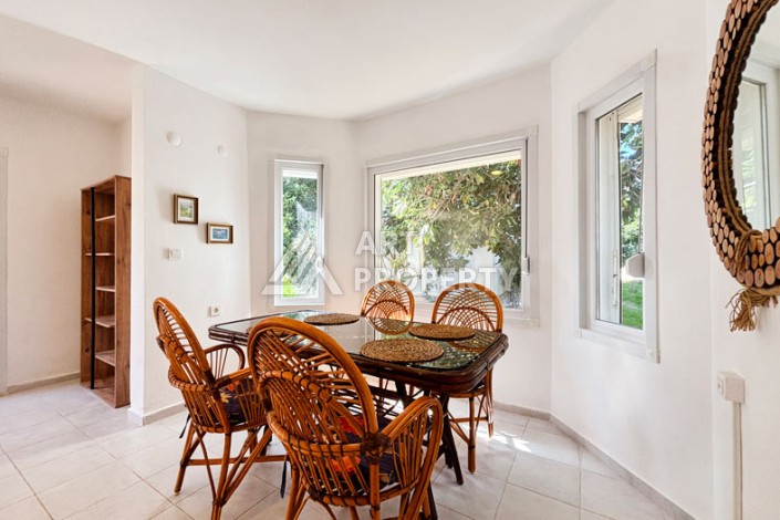 Просторная вилла 4+1 в Демирташе, в 500 метрах от моря - Ракурс 7