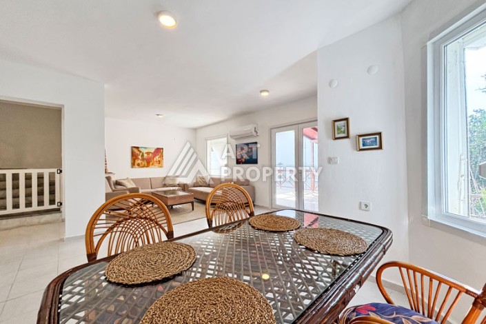 Просторная вилла 4+1 в Демирташе, в 500 метрах от моря - Ракурс 8