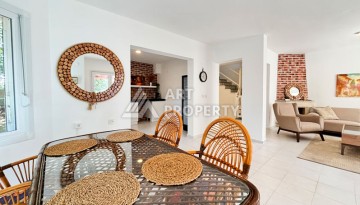 Просторная вилла 4+1 в Демирташе, в 500 метрах от моря - Ракурс 10