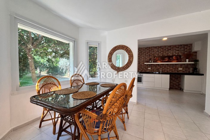 Просторная вилла 4+1 в Демирташе, в 500 метрах от моря - Ракурс 10