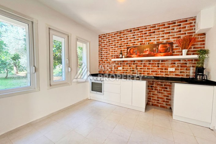 Просторная вилла 4+1 в Демирташе, в 500 метрах от моря - Ракурс 12