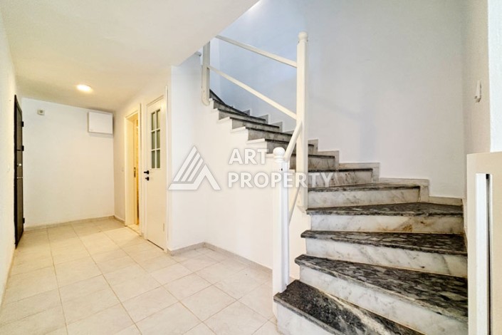 Просторная вилла 4+1 в Демирташе, в 500 метрах от моря - Ракурс 16