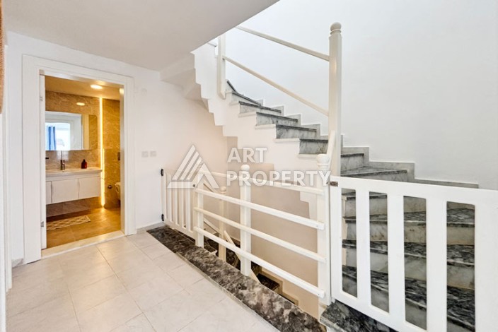 Просторная вилла 4+1 в Демирташе, в 500 метрах от моря - Ракурс 18