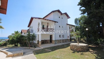 Просторная вилла 4+1 в Демирташе, в 500 метрах от моря - Ракурс 60