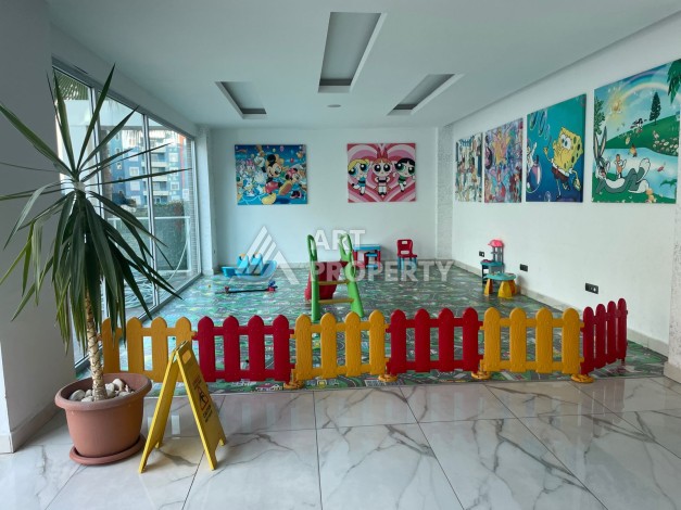 Светлая квартира 2+1 с гарантированным ВНЖ в районе Тосмур, 300 м до моря - Ракурс 3