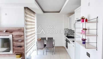 Светлая квартира 2+1 с гарантированным ВНЖ в районе Тосмур, 300 м до моря - Ракурс 35