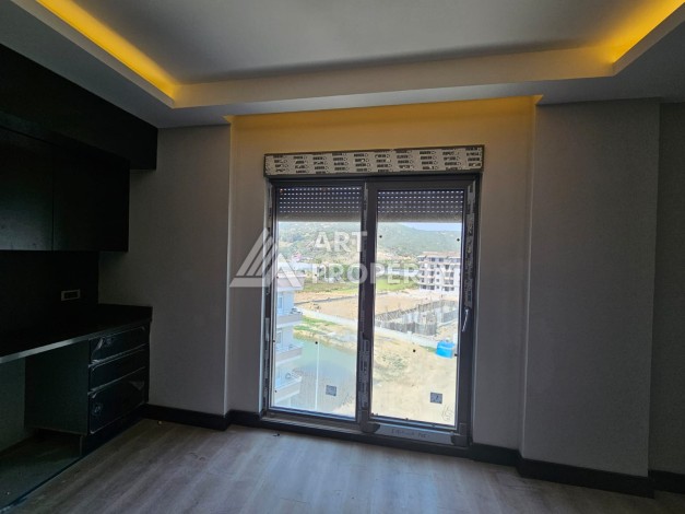 Просторная квартира 3+1 в новом доме в Газипаше рядом с морем и аэропортом - Ракурс 6