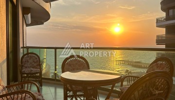 Роскошная квартира 3+1 с панорамным видом на море на первой линии в районе Оба - Ракурс 1