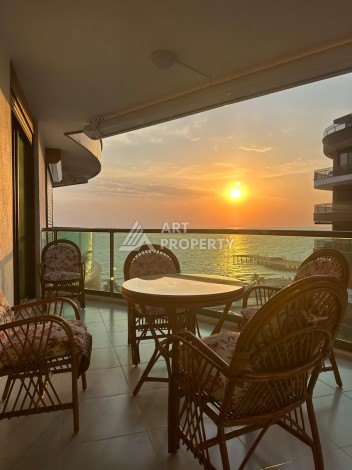 Роскошная квартира 3+1 с панорамным видом на море на первой линии в районе Оба - Ракурс 0