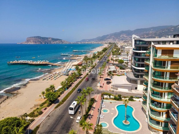 Роскошная квартира 3+1 с панорамным видом на море на первой линии в районе Оба - Ракурс 18