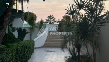 Роскошная квартира 3+1 с панорамным видом на море на первой линии в районе Оба - Ракурс 56