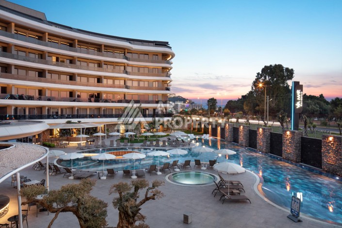 Премиальная квартира 1+1 с панорамным видом на море на первой линии в Каргыджаке - Ракурс 25