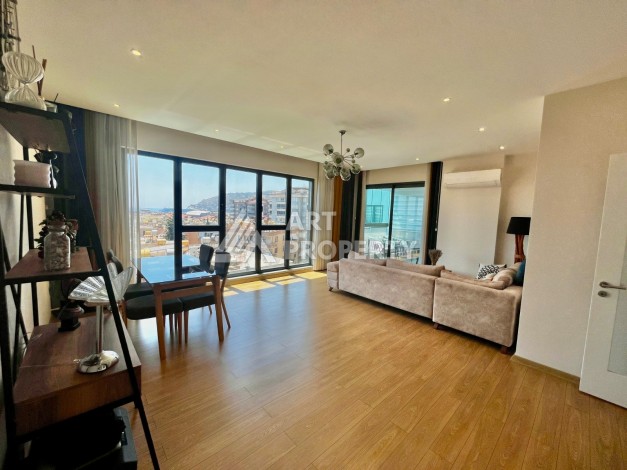 Просторная квартира 3+1 с отдельной кухней и видом на море в центре Алании - Ракурс 0