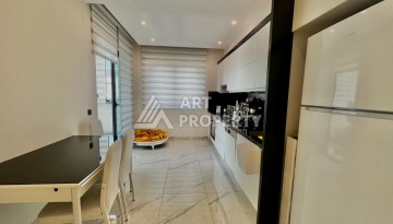 Просторная квартира 3+1 с отдельной кухней и видом на море в центре Алании - Ракурс 10