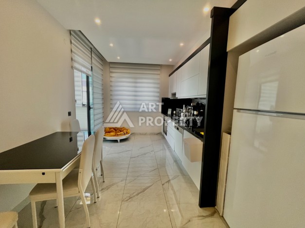 Просторная квартира 3+1 с отдельной кухней и видом на море в центре Алании - Ракурс 9