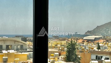 Просторная квартира 3+1 с отдельной кухней и видом на море в центре Алании - Ракурс 11