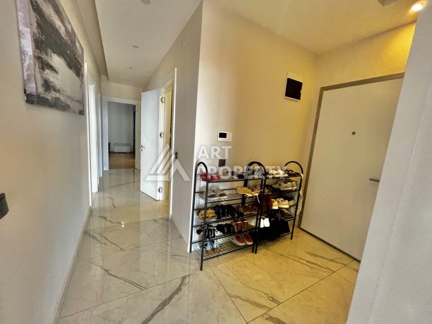 Просторная квартира 3+1 с отдельной кухней и видом на море в центре Алании - Ракурс 16