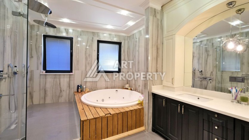 Эксклюзивная вилла 4+2 с панорамными видами на море и горы в районе Оба, Алания - Ракурс 23