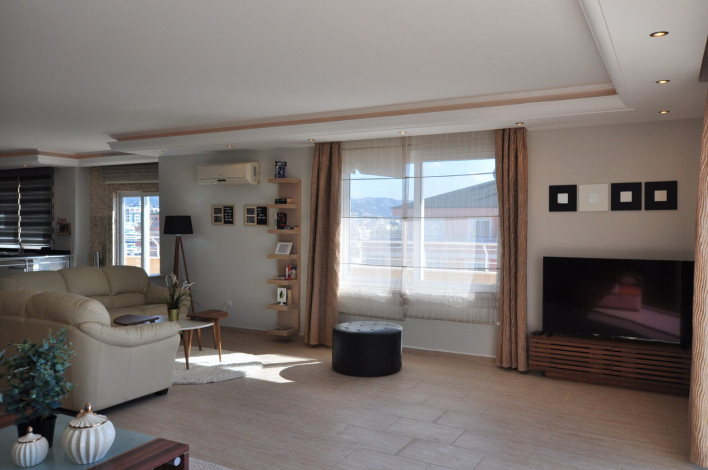 Двухуровневая меблированная квартира на первой береговой линии в районе Махмутлар, Алания, 295 м2 - Ракурс 4