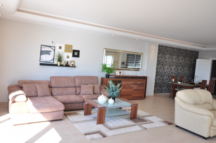 Двухуровневая меблированная квартира на первой береговой линии в районе Махмутлар, Алания, 295 м2 - Ракурс 5