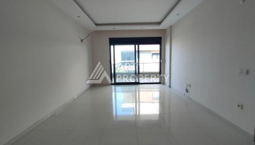 Квартира 1+1 с высокими потолками в районе Каргыджак, 250 м до моря - Ракурс 11