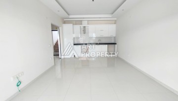 Квартира 1+1 с высокими потолками в районе Каргыджак, 250 м до моря - Ракурс 14