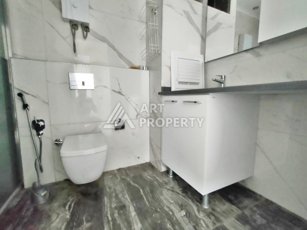 Квартира 1+1 с высокими потолками в районе Каргыджак, 250 м до моря - Ракурс 14