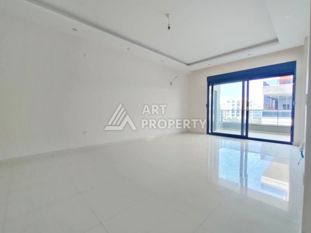 Квартира 1+1 с высокими потолками в районе Каргыджак, 250 м до моря - Ракурс 16