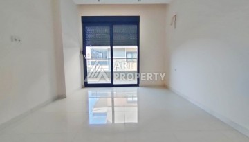 Квартира 1+1 с высокими потолками в районе Каргыджак, 250 м до моря - Ракурс 18