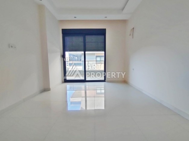 Квартира 1+1 с высокими потолками в районе Каргыджак, 250 м до моря - Ракурс 17