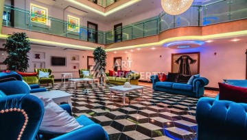 Срочная продажа большой квартиры 1+1 в элитном ЖК, 100 метров от моря в Махмутларе - Ракурс 17