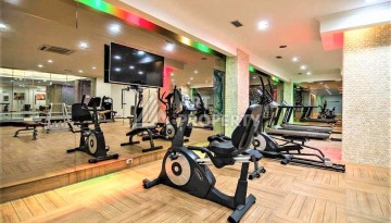 Срочная продажа большой квартиры 1+1 в элитном ЖК, 100 метров от моря в Махмутларе - Ракурс 20