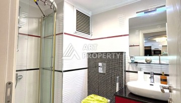 Срочная продажа большой квартиры 1+1 в элитном ЖК, 100 метров от моря в Махмутларе - Ракурс 33