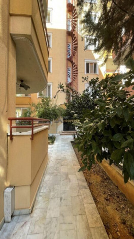 Две двухкомнатные квартиры в центре Махмутлара, Алания, 120 м2 - Ракурс 2