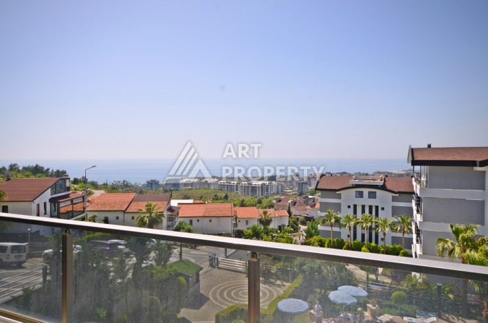 Квартира 1+1 с панорамным видом на море в элитном комплексе района Каргыджак - Ракурс 14