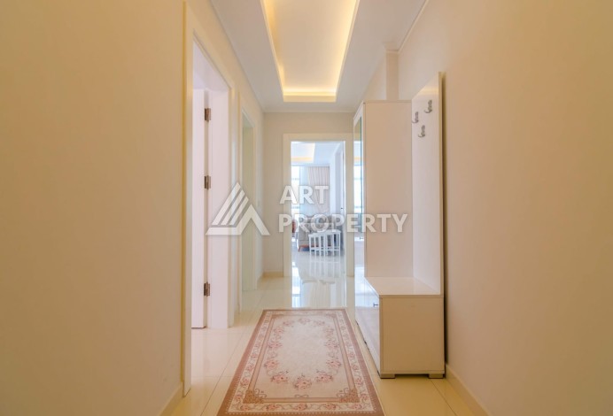 Просторная квартира 1+1 площадью 70 м² в уютном жилом комплексе у моря - Ракурс 1