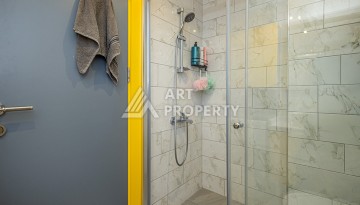 Стильная квартира 1+1 в Махмутларе в комплексе индивидуальным архитектурным дизайном в 250 метрах от моря - Ракурс 5