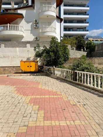 Меблированная квартира 2+1 с видом на горы и море в Махмутлар, 120 м2 - Ракурс 4