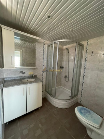 Меблированная квартира 2+1 с видом на горы и море в Махмутлар, 120 м2 - Ракурс 10