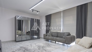 Шикарная квартира 2+1 с видом на море и большой террасой в Махмутларе - Ракурс 3